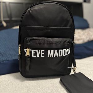 New Steve Madden backpack it’s in new excellent condition
